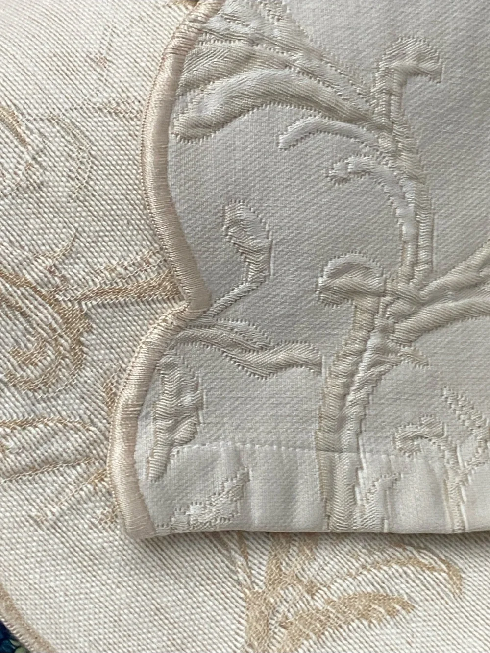 Yves Delorme Elegant Ivory Scalloped Embroidered Comforter